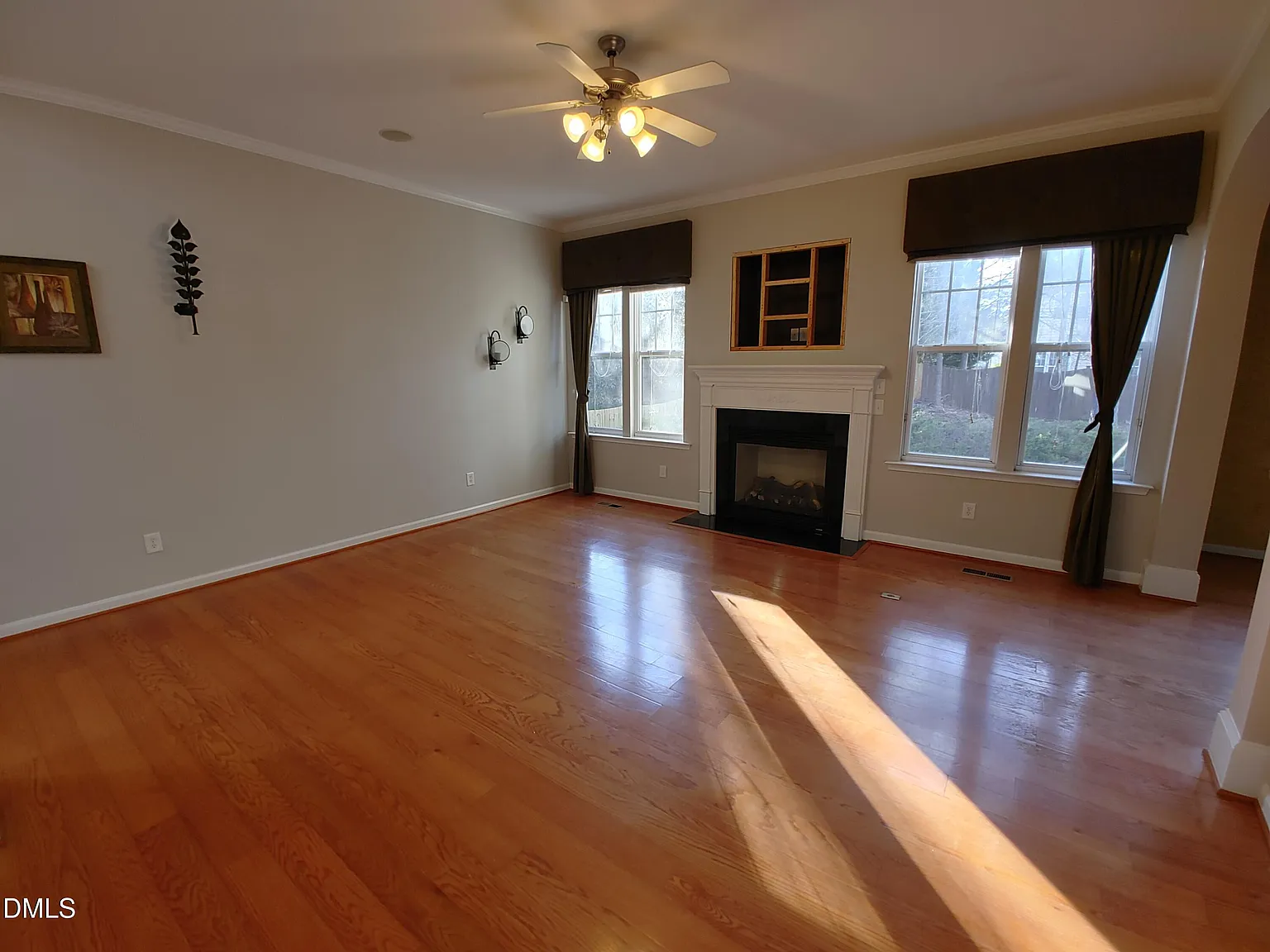 3 bed, 2.5 bath, 2750 sqft, $2,595 — Photo 3