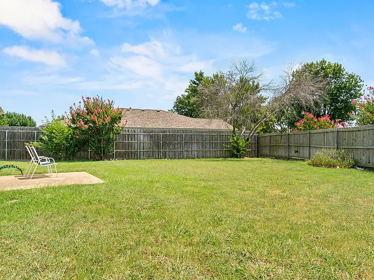 3300 Creekwood Dr — Photo 17