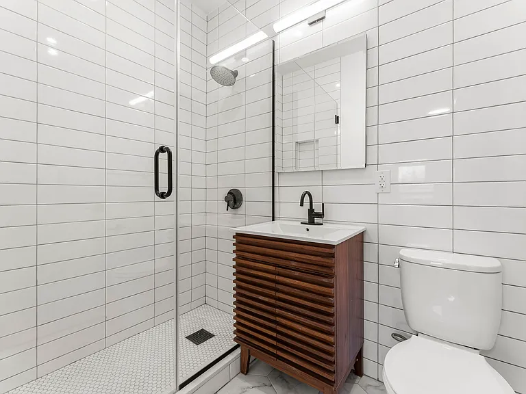 146 Nelson St #4 — Photo 6