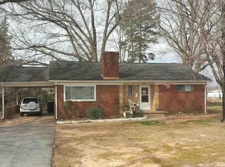 2005 24th St NE, Hickory, NC 28601