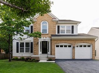 3599 Beech Down Dr, Chantilly, VA 20151