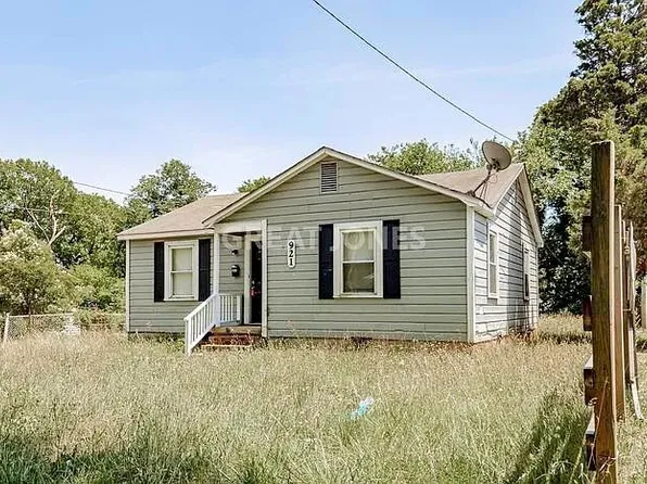 921 Cantwell St, Charlotte, NC 28208
