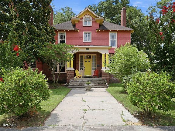 2nd image of 707 W 4th Street
