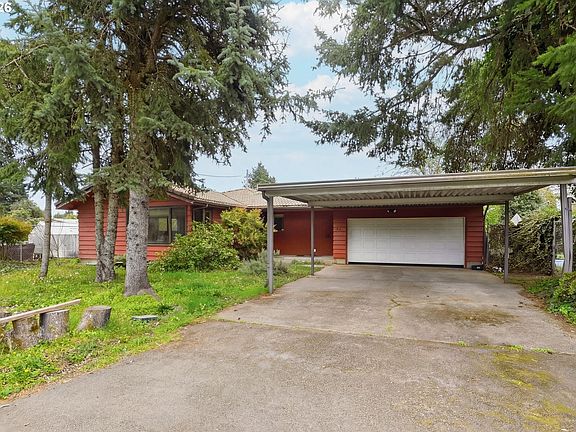 2nd image of 885 Aspen St