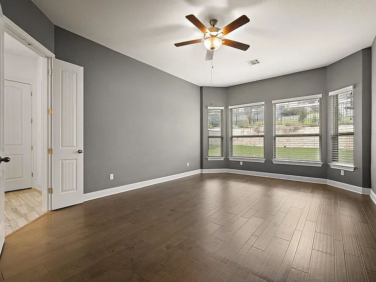 4705 Napoli Shore Dr — Photo 17