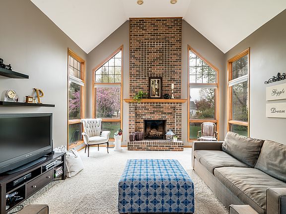 4th image of 24149 Cabernet Ln