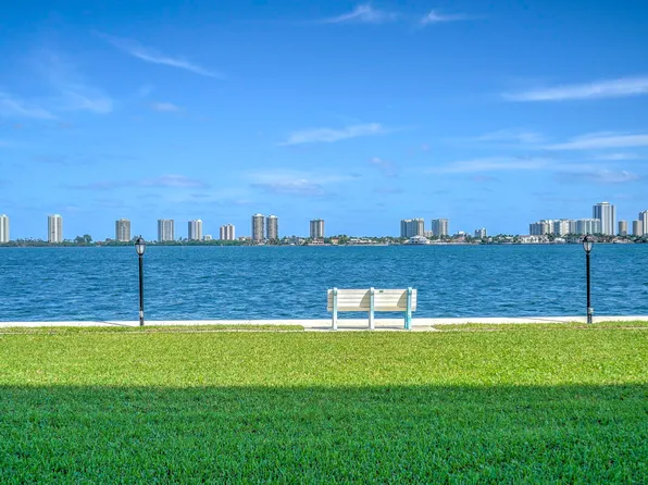 801 Lake Shore Drive #107, Lake Park, FL 33403