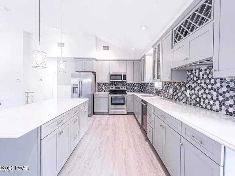 153 Hatton Rd — Photo 9