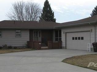 912 E 13th Ave, Mitchell, SD 57301