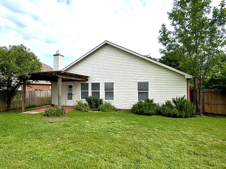 5301 Comanche Wells Dr — Photo 16