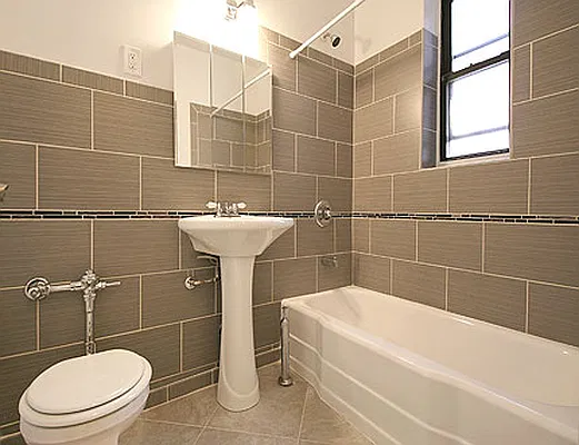 Rented by SW Queens Mezzanine | media 21