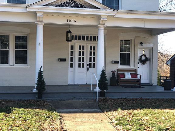 Entrance door to Apt. B is on right