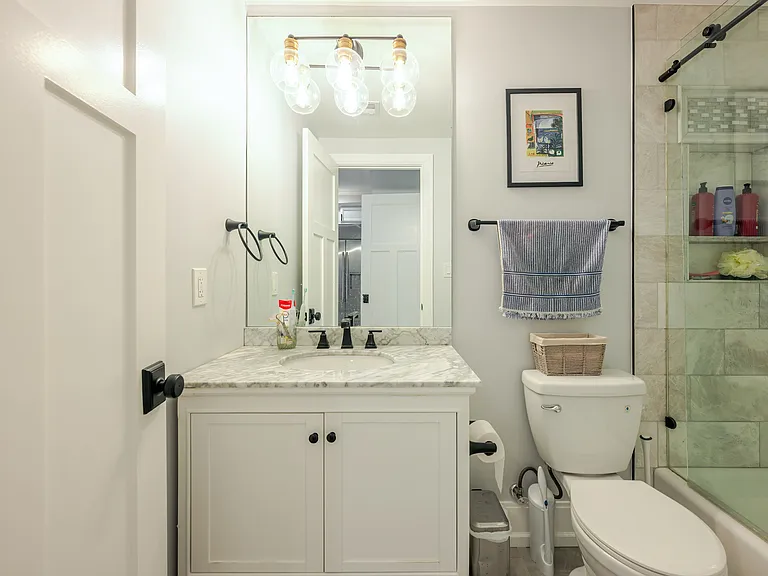 1320 Belmont St NW #1 — Photo 11