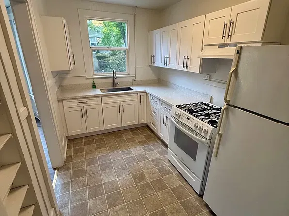 Adelphi Apartments, 230 23rd Ave E APT 203, Seattle, WA 98112