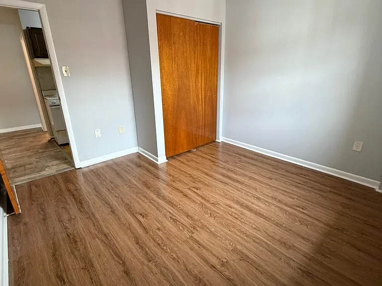 2327-2327 S Alder St #2 — Photo 9