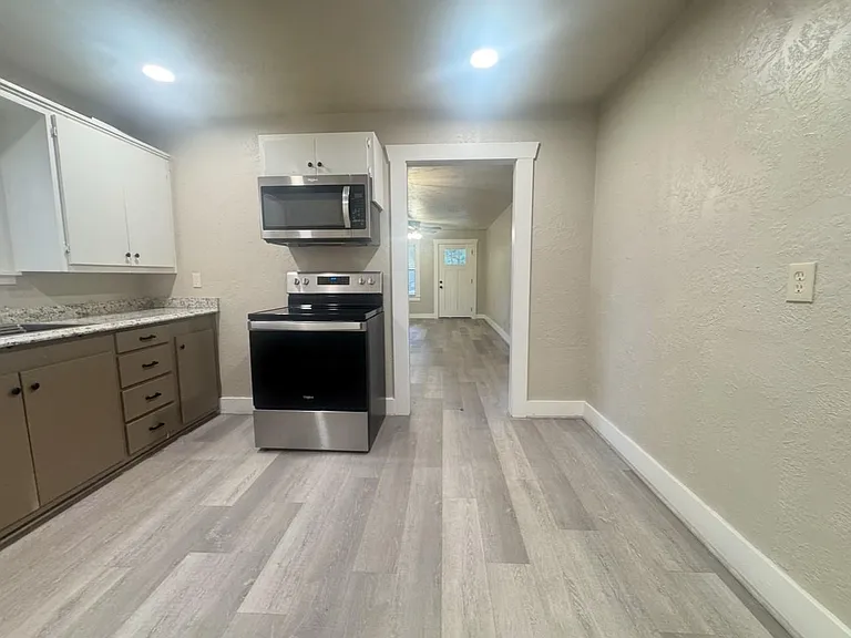 510 W 6th St — Photo 8