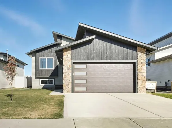 66 S Metcalf Way, Lacombe, AB T4L 0J9