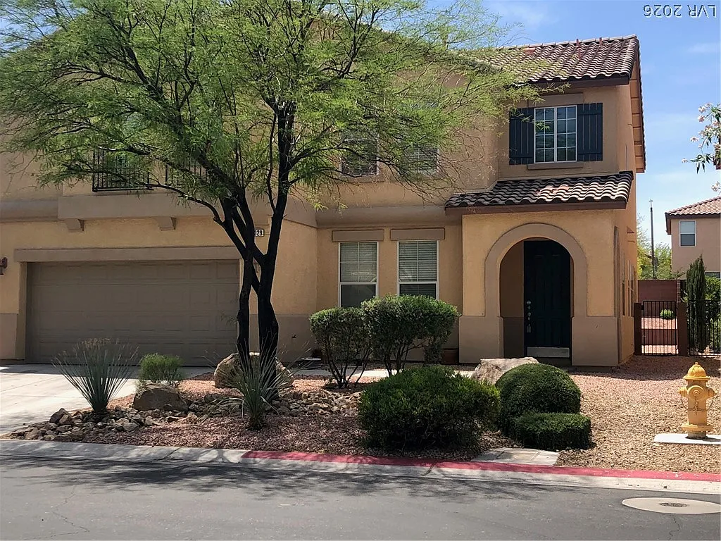 5 bed, 4.5 bath, 3145 sqft, $2,610 — Photo 1