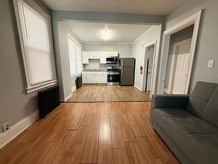 136 W 30th St #1R — Photo 2