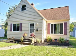 10121 Keswick Dr, Parma Heights, OH 44130