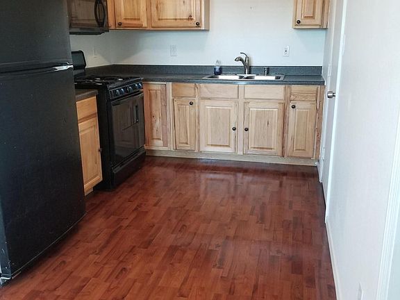 2nd image of 1020 Peach Ct SE