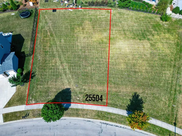 25504 Prairiewood Ln, Shorewood, IL 60404