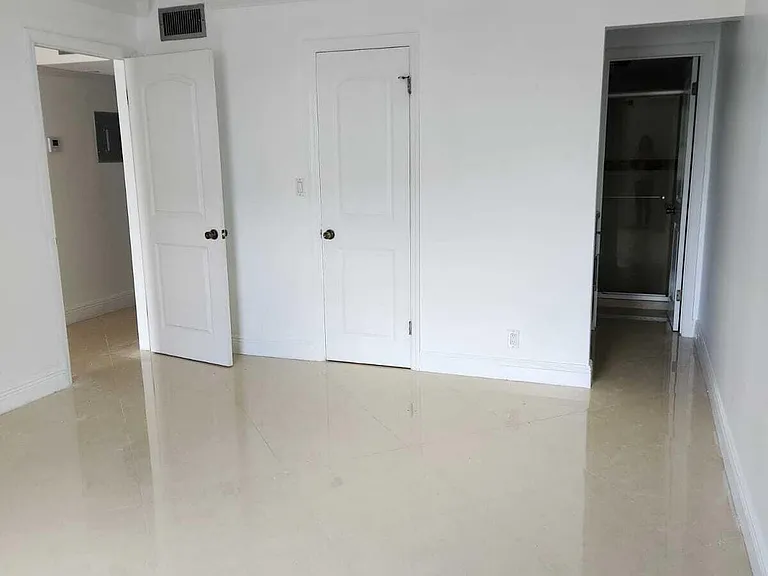 9355 SW 8th St #222 — Photo 6