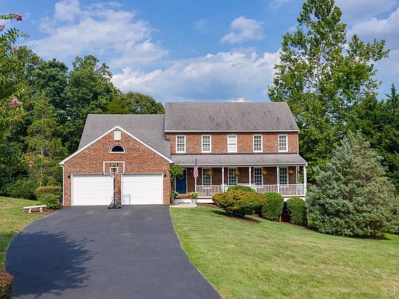 3rd image of 568 Lady Slipper Ln