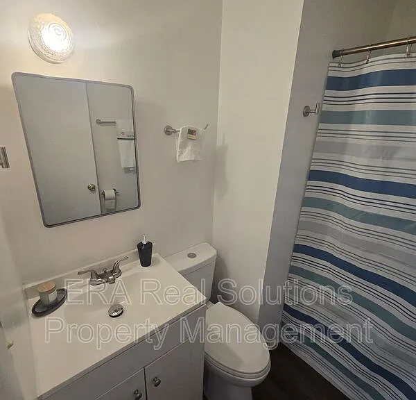 2472 Pontiac St — Photo 13