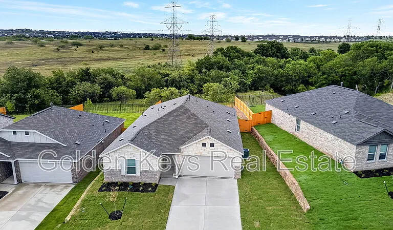 10212 Regal Bend Ln — Photo 3