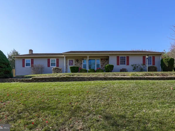 111 Esbenshade Dr, Lititz, PA 17543