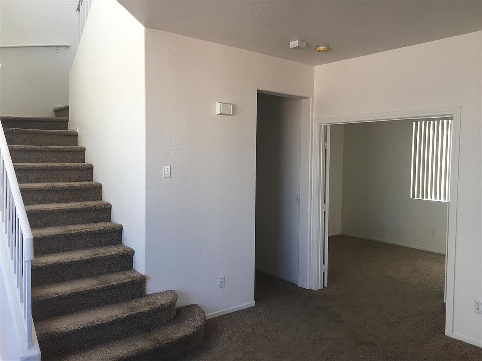2nd image of 2690 Hollowvale Ln