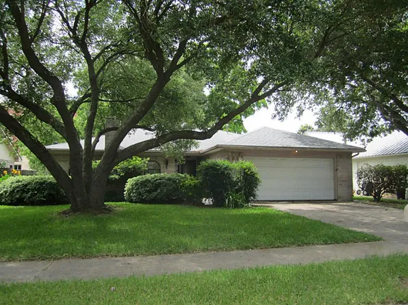 4910 Colombia Dr, Pasadena, TX 77505