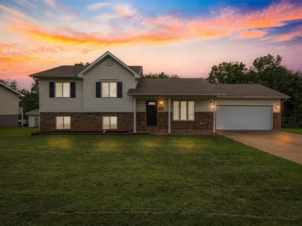 319 Country Lane Dr, Desloge, MO 63601