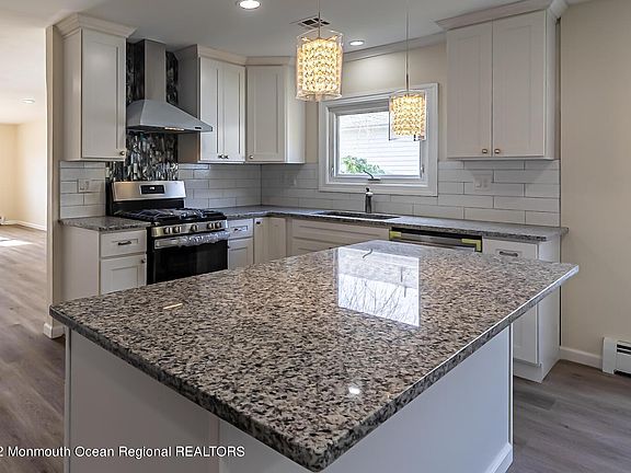3rd image of 445 Costa Mesa Dr