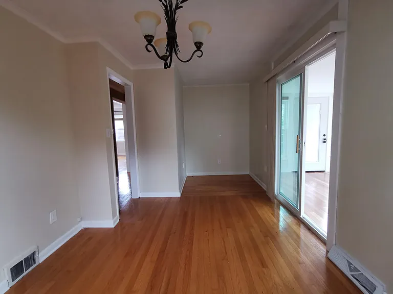 306 Washington Blvd — Photo 11