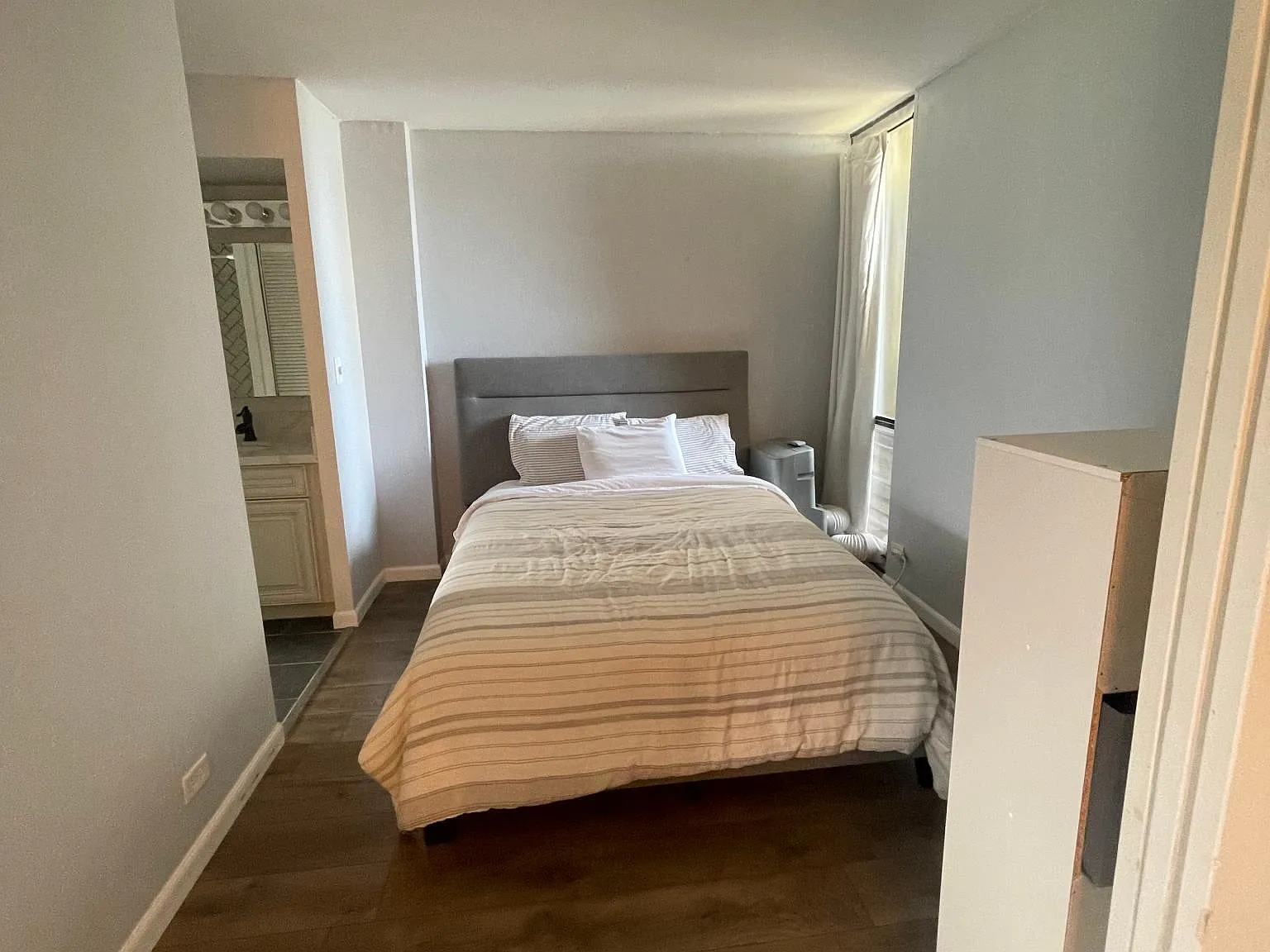 2 bed, 684 sqft, $3,400 — Photo 4