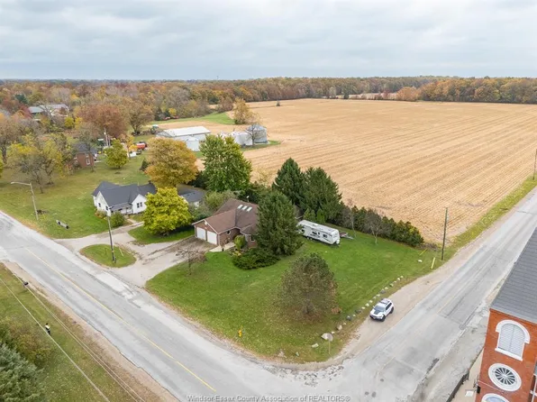 879 Road 2 Rd W, Kingsville, ON N9Y 2E4