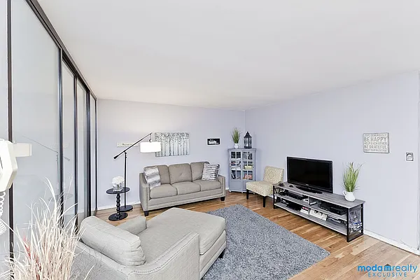 Sold by Moda Realty | media 17