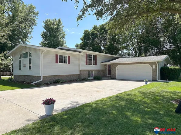 825 Sheridan Ave, Cortland, NE 68331