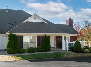 7800 Foxlair Way, Louisville, KY 40220