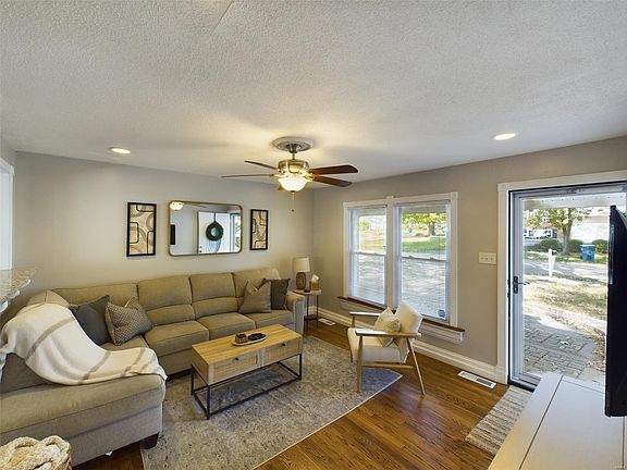 3rd image of 11814 Gay Glen Dr