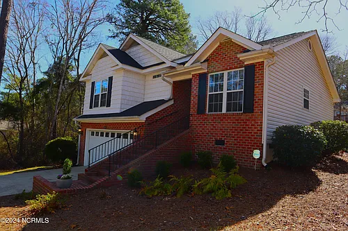 295 Sandhills Cir Photo 1