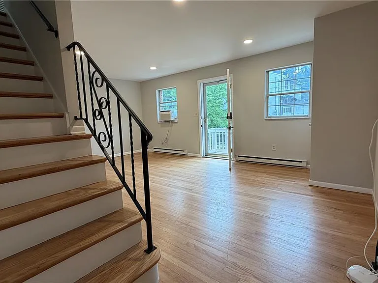 1809 Frankenfield St — Photo 9
