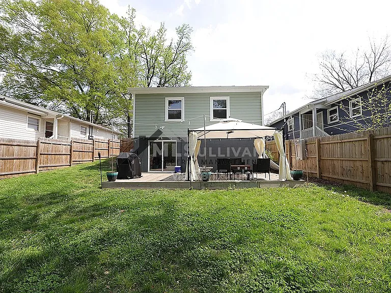 411 N Maple St — Photo 20