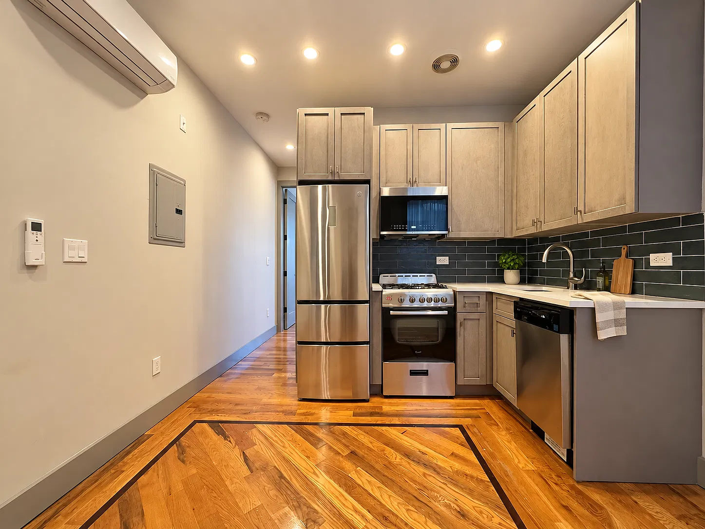 190 Utica Avenue — Photo 1