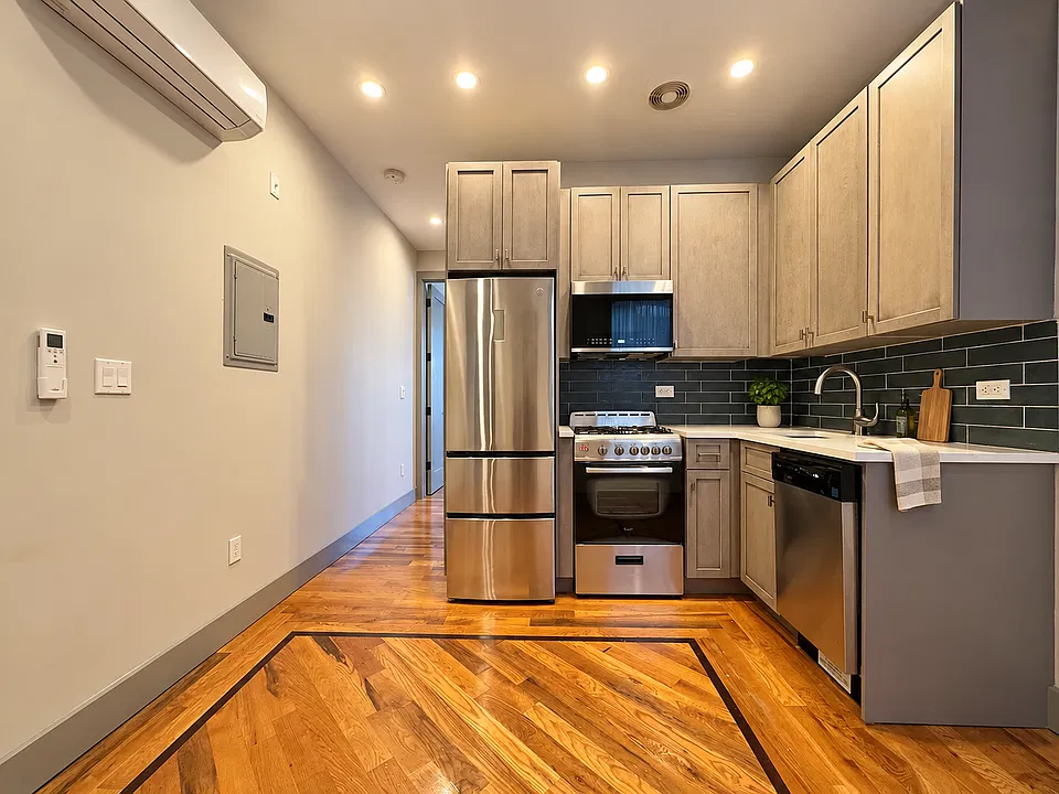 190 Utica Ave #3D
