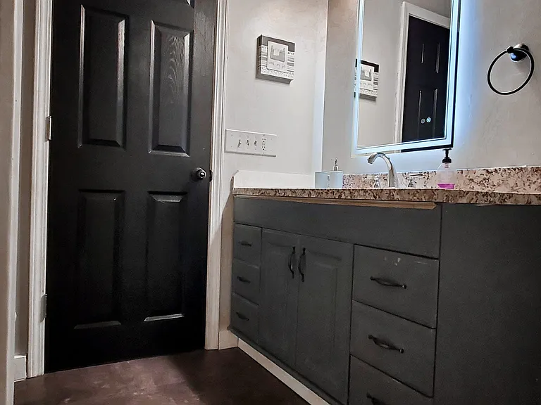 717 N Main St — Photo 17
