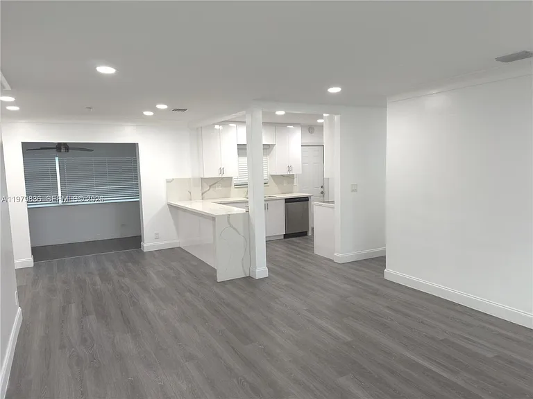 1403 Adams St — Photo 8