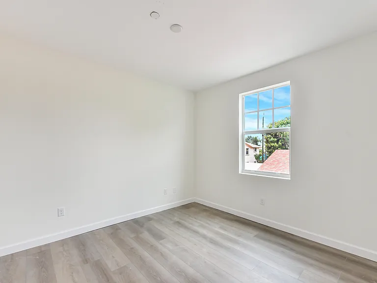 129 S K St #1 — Photo 31